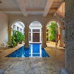 Dream Villa With Pool & Jacuzzi In Ciudad Amurallada