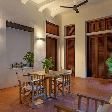 Dream With Pool & Jacuzzi In Ciudad Amurallada